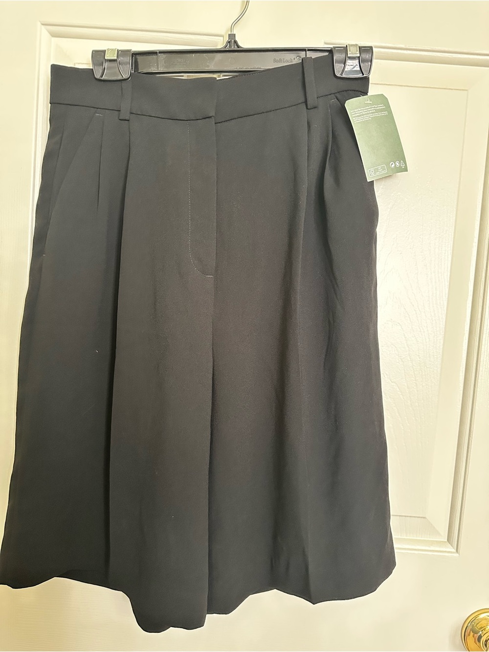 Classic Black Pleated Women's culottes/long shorts